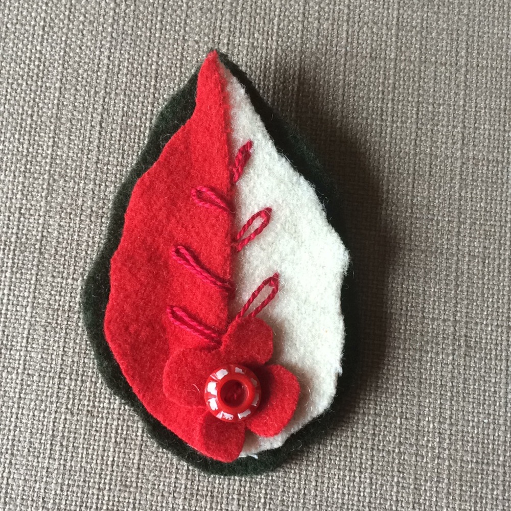 Wool Flower brooch